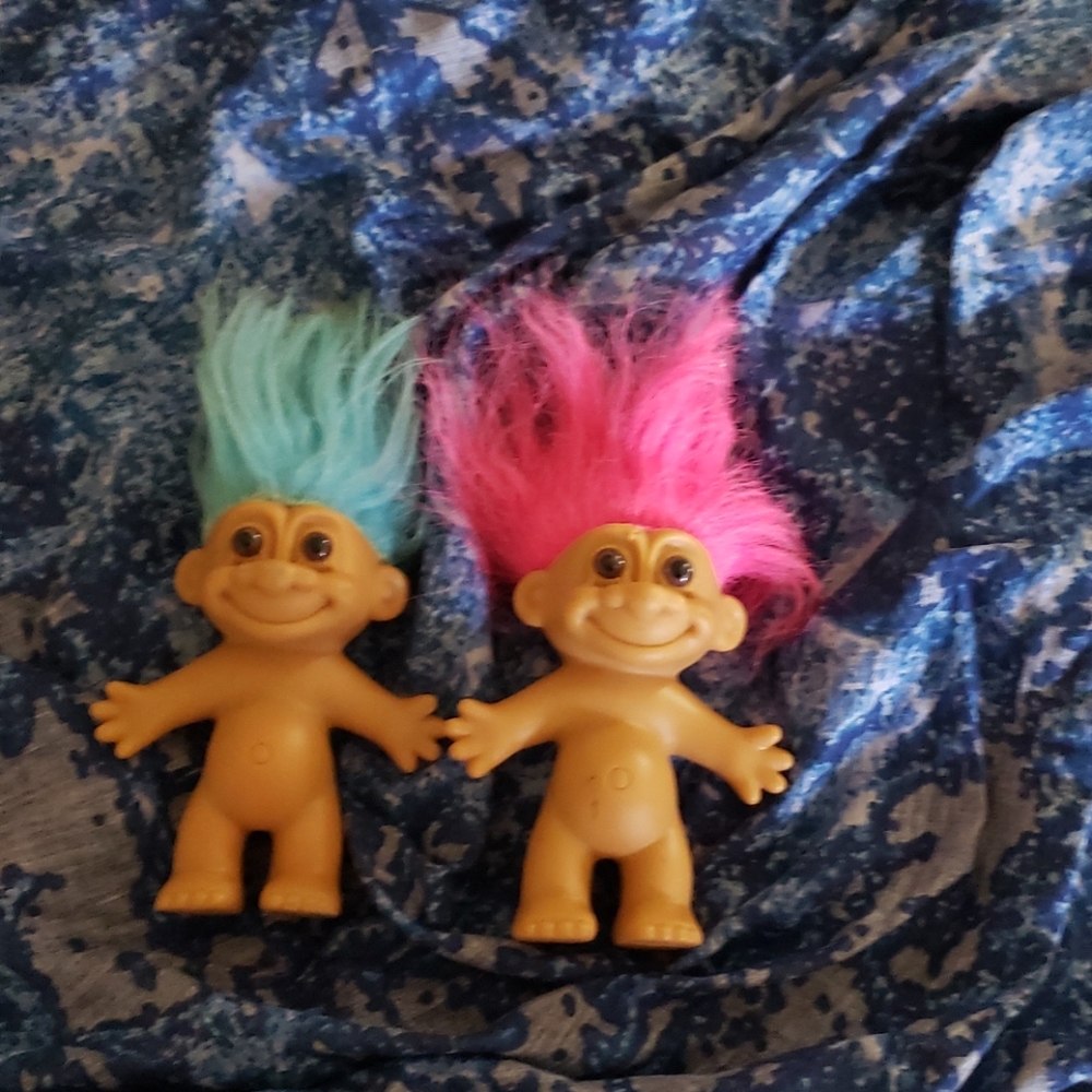 2 Trolls